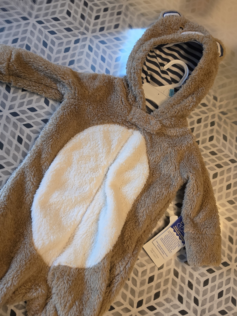 🛶●Modern Kids Brown and Cream Fuzzy Bear Footie with Hood